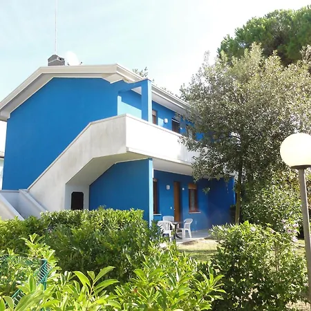 Colorful Flat In A With Garden Bibione