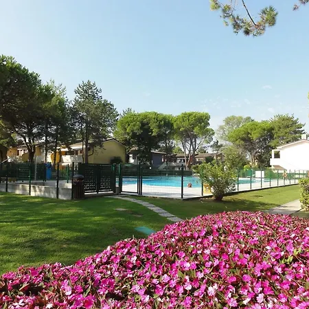 Apartamento Colorful Flat In A With Garden