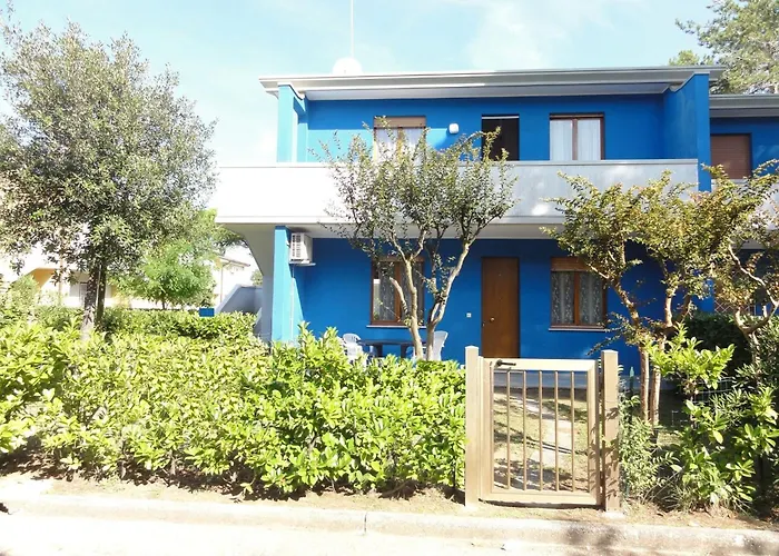 Daire Colorful Flat In A With Garden *